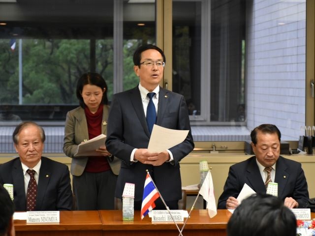 デジタルコンテンツ分野での青少年交流・育成事業参加者による議会表敬