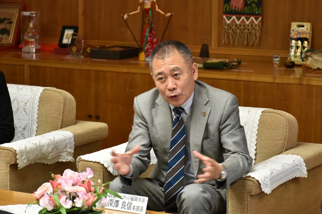 国連ハビタット福岡本部長が県議会を訪問されました1