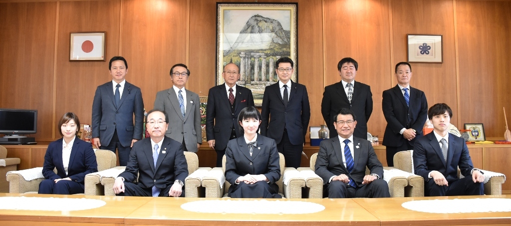 ２０１７世界卓球選手権ドイツ大会日本代表選手が県議会を訪問されました2