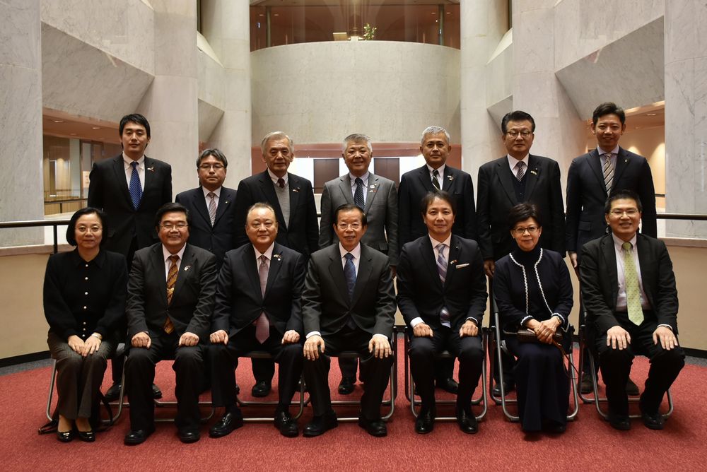 台北駐日経済文化代表処代表が県議会を訪問されました2