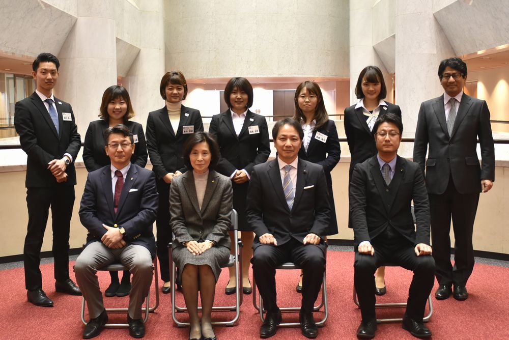 福岡県国際協力リーダー育成プログラム参加者の皆さんが県議会を訪問されました3