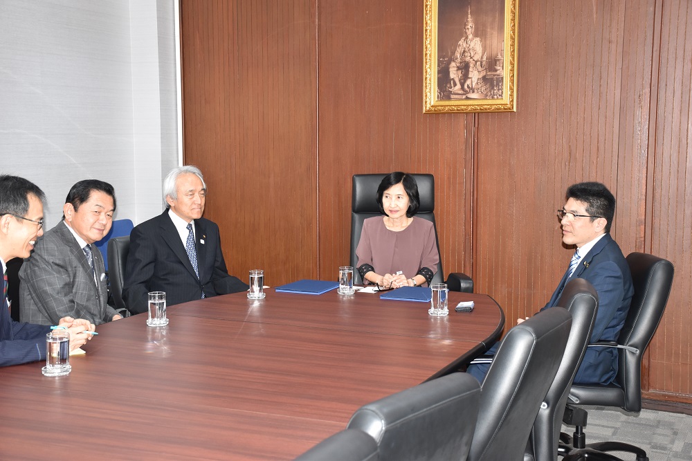 福岡県議会タイ訪問4首相府副大臣