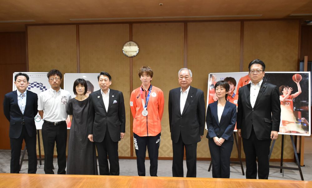 東京２０２０オリンピック女子バスケットボール銀メダリスト林咲希選手が県庁を訪問されました