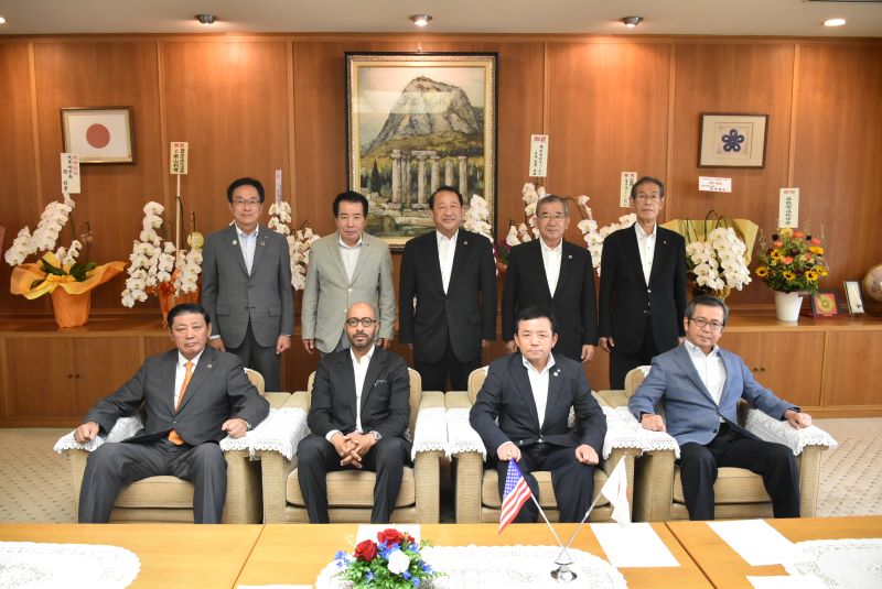 在福岡アメリカ領事館チュカ・アシーケ首席領事表敬訪問の写真