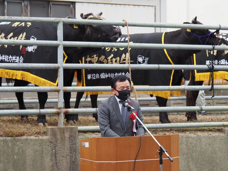 全国和牛能力共進会福岡県出品牛出発式の写真
