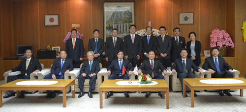 中国江蘇省政府訪問団の皆さんが県議会を訪問されました2