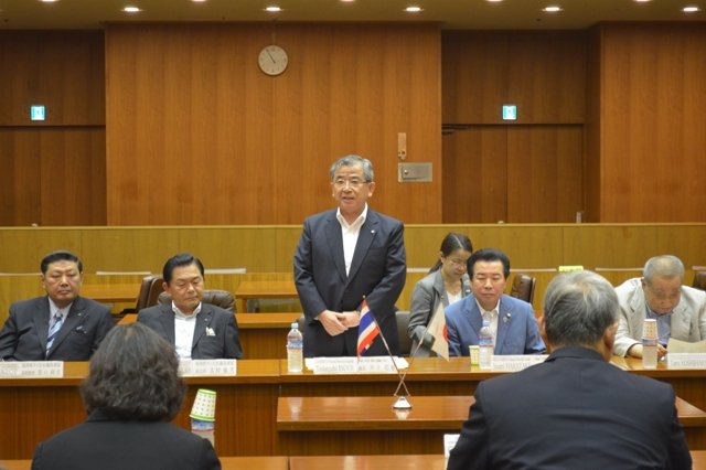 タイ・バンコク都青少年交流団の皆さんが県議会を訪問されました