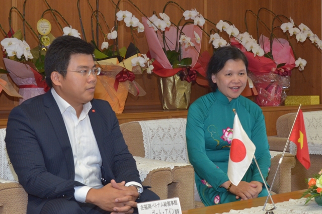 在福岡ベトナム社会主義共和国総領事が県議会を訪問されました1