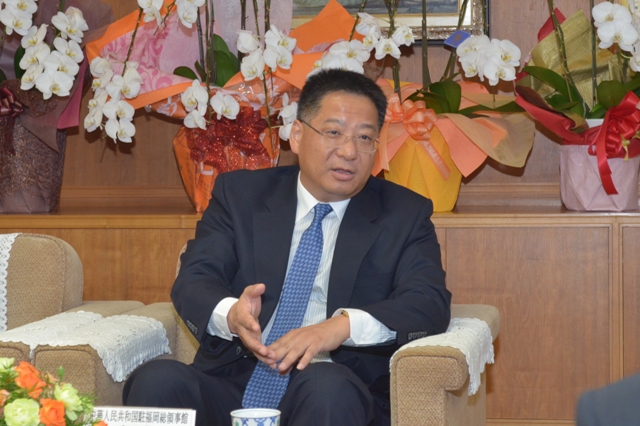 中華人民共和国駐福岡総領事が福岡県議会を訪問されました1