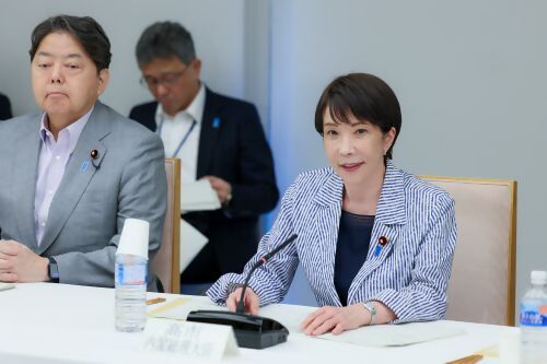 藏内勇夫議長が発言する様子