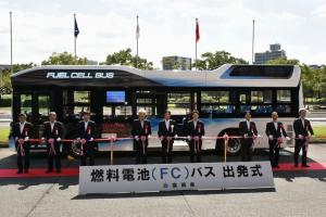 ＦＣバス（燃料電池バス）出発式の写真2