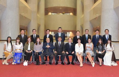 2017 asianbeat.FACo Kawaii大使の皆さんが県議会を訪問されましたの写真2