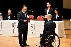 福岡県スポーツ議員連盟感謝状贈呈の写真