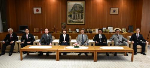 国連ハビタット福岡本部長が県議会を訪問されましたの写真2