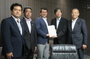 東九州軸陸上交通高速化促進4県議会議長連絡会議の合同提言・要請の写真３