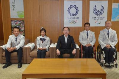 リオデジャネイロパラリンピック日本代表選手が県議会を訪問されましたの写真2