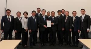 九州各県議会議長会による政府等への提言活動の写真3