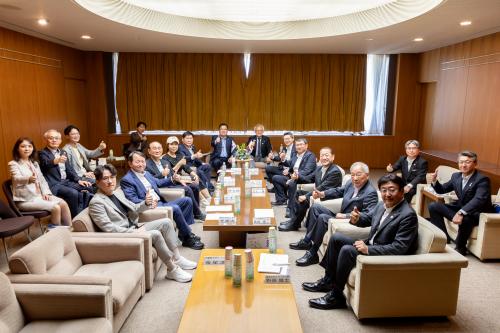 アジア獣医師会連合（FAVA）会長による議会表敬の写真2