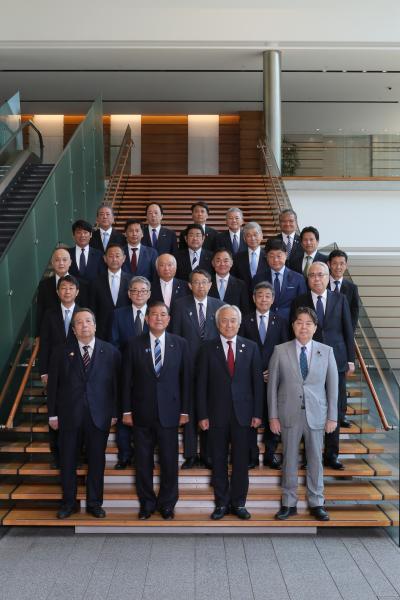 内閣総理大臣と都道府県議会議長との懇談会の画像