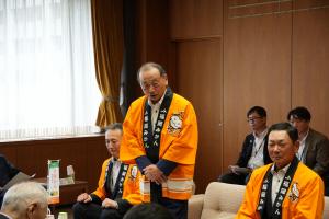 県育成品種「早味かん」の産地代表者による議会表敬の写真2