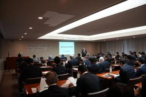 福岡県観光産業振興議員連盟　講演会の写真2