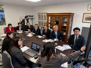 「パリ訪問団」によるフランス・パリへの訪問の写真2