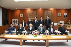 駐日モンゴル国大使館特命全権大使による議会表敬の画像