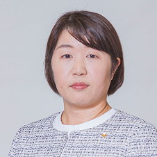 塩出麻里子議員の画像
