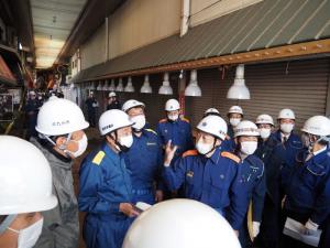 旦過市場の火災による被害状況視察の写真2