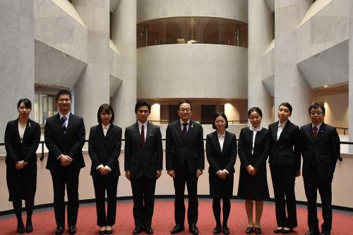 福岡県国際協力リーダー育成プログラム参加者が県議会訪問の写真2
