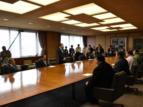 大相撲11月場所開催に伴う横綱・大関による県庁表敬の写真2