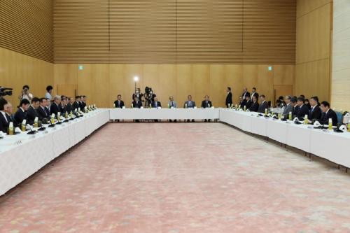 内閣総理大臣と都道府県議会議長との懇談会の写真2