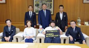 久留米市立南筑高等学校柔道部　素根輝選手が県議会を訪問されましたの写真1