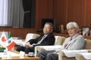 第9回福岡県人会世界大会実行委員長が県議会を訪問された写真