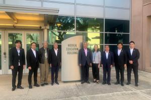 福岡県議会・ハワイ州議会友好訪問団の写真1