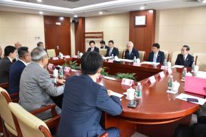 福岡県議会中国訪問団の写真1